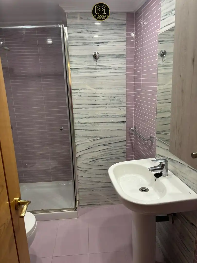 Bany de Pis en venda en Jaén amb Aire condicionat i Traster