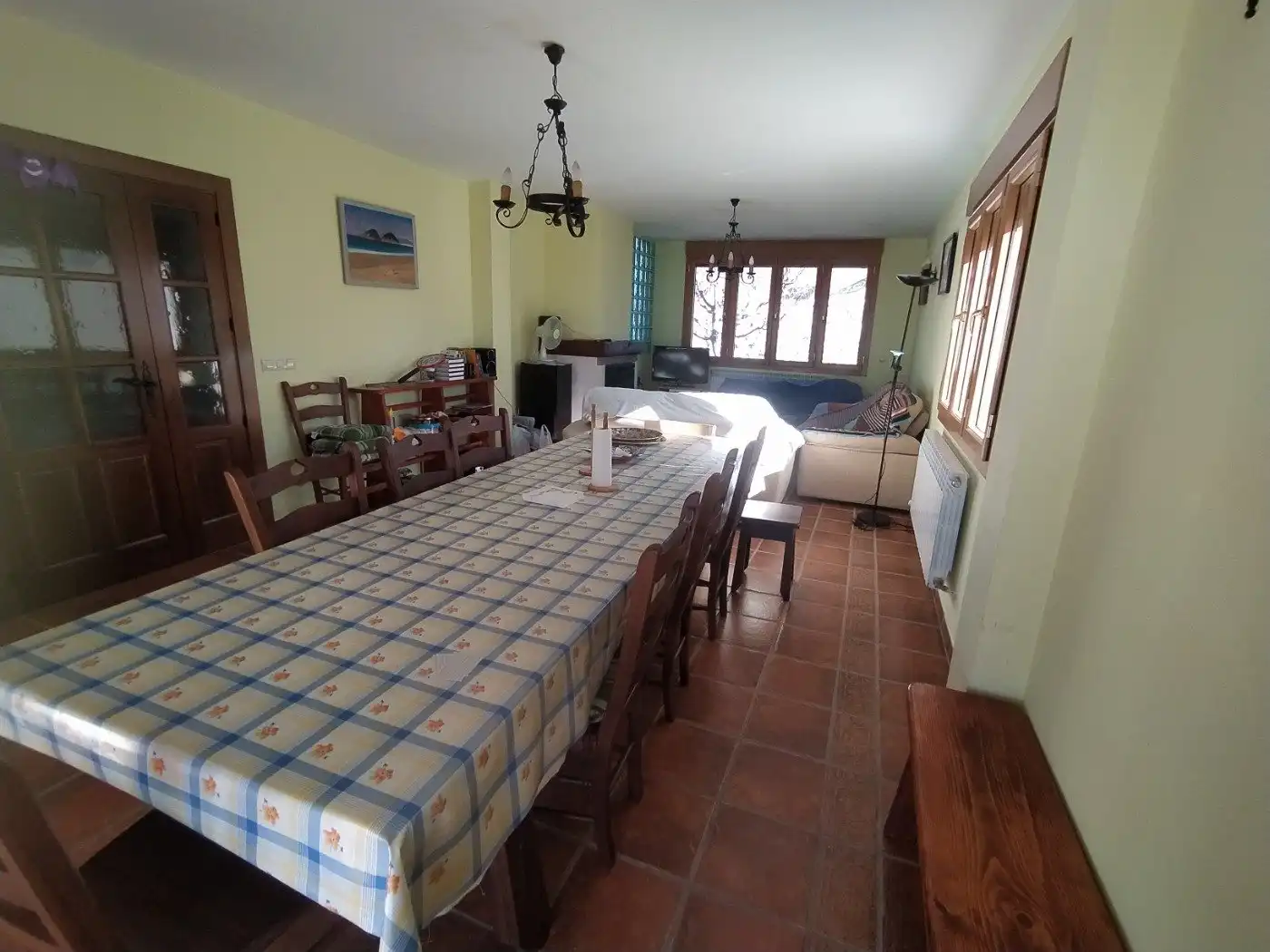 Comedor de Casa o chalet en venta en Cozuelos de Fuentidueña con Calefacción, Jardín privado y Piscina