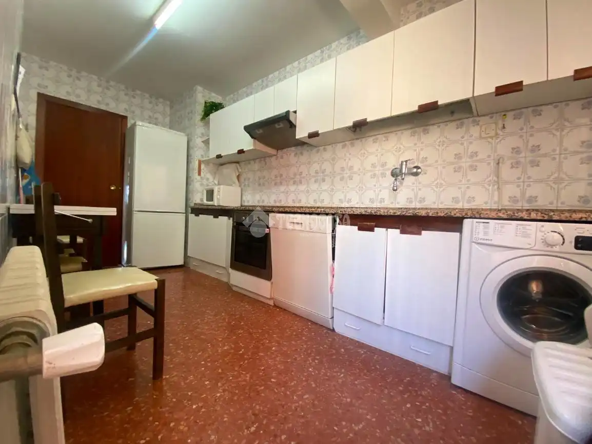 Cocina de Piso en venta en Zaragoza con Calefacción, Terraza y Balcón