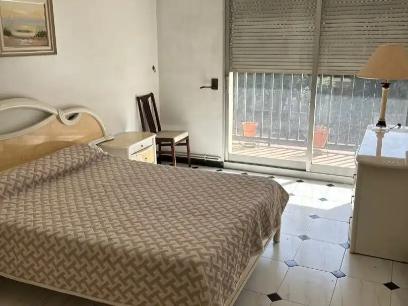 Dormitori de Pis en venda en Terrassa amb Terrassa i Balcó