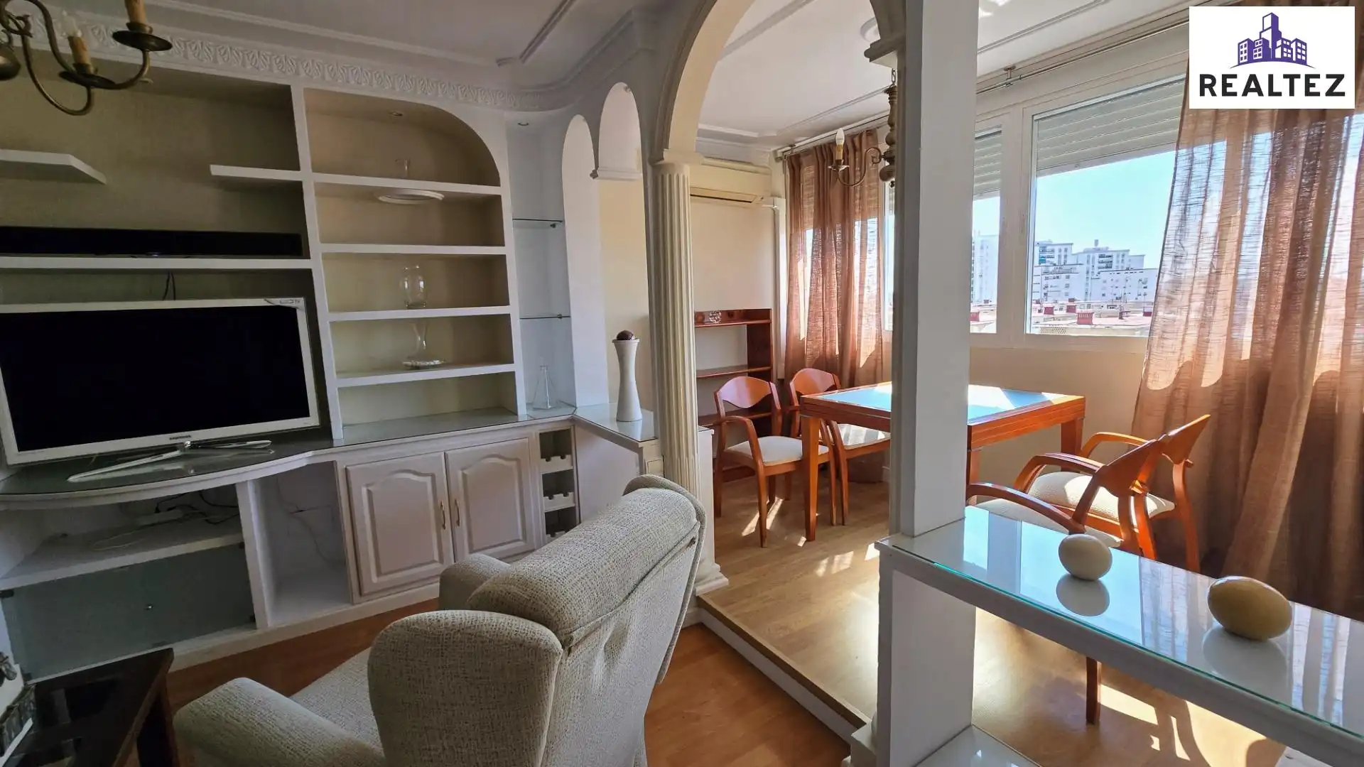 Living room of Flat for rent in Jerez de la Frontera  with Air Conditioner, Heating and Parquet flooring