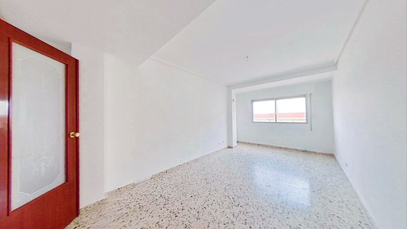 Flat for sale in  Zaragoza Capital  with Oven
