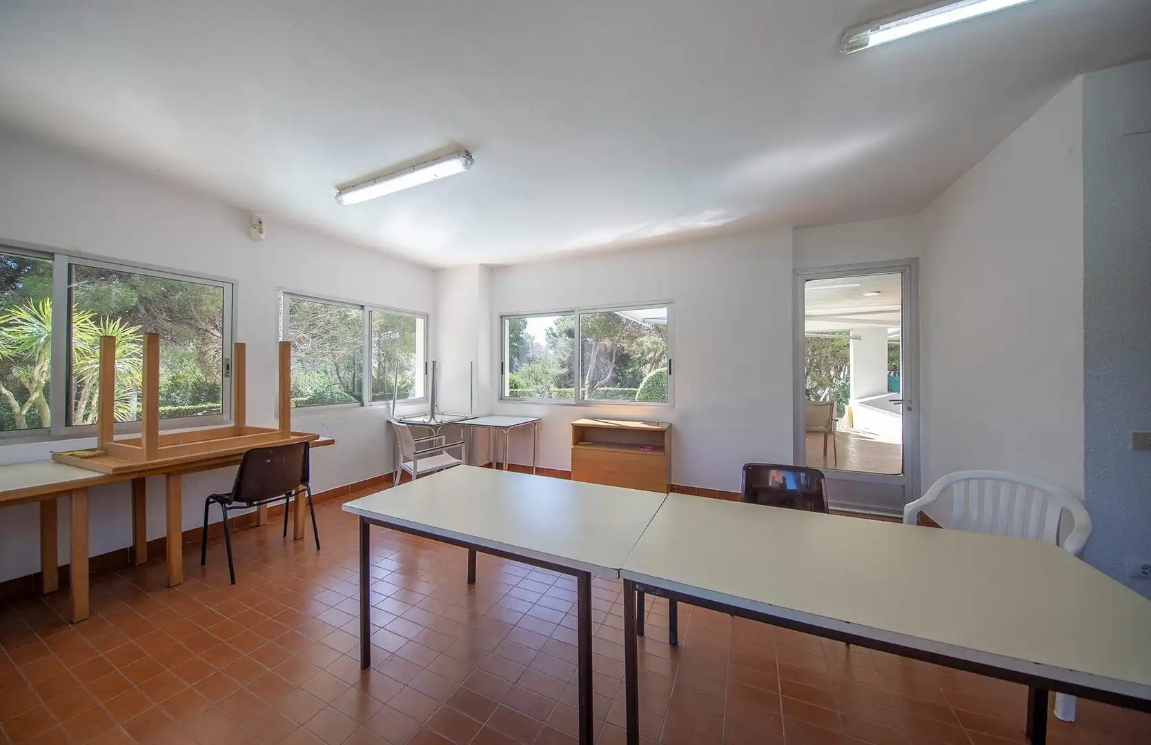 Ground floor for sale in Valencia  with Air Conditioner, Heating and Alarm