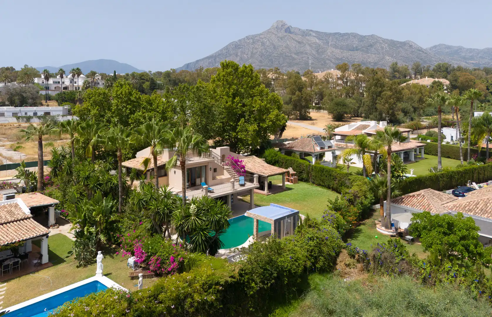 Casa con piscina en venta en Milla de Oro, imagen 3