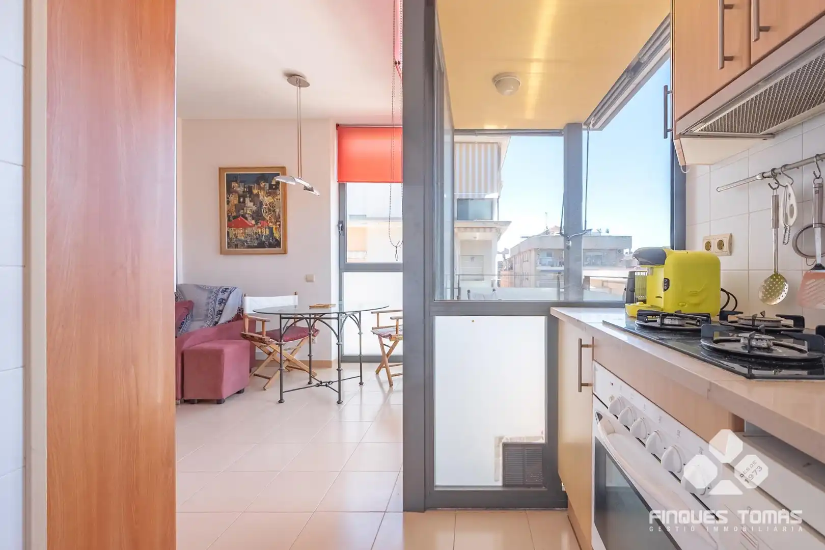 Küche von Wohnung zum Verkauf in Calafell mit Klimaanlage und Balkon