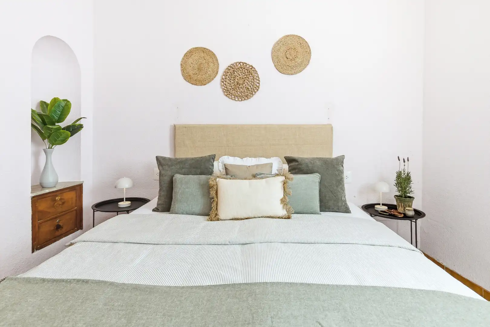 Habitación de Casa adosada en venta en Navajas con Aire acondicionado, Calefacción y Jardín privado
