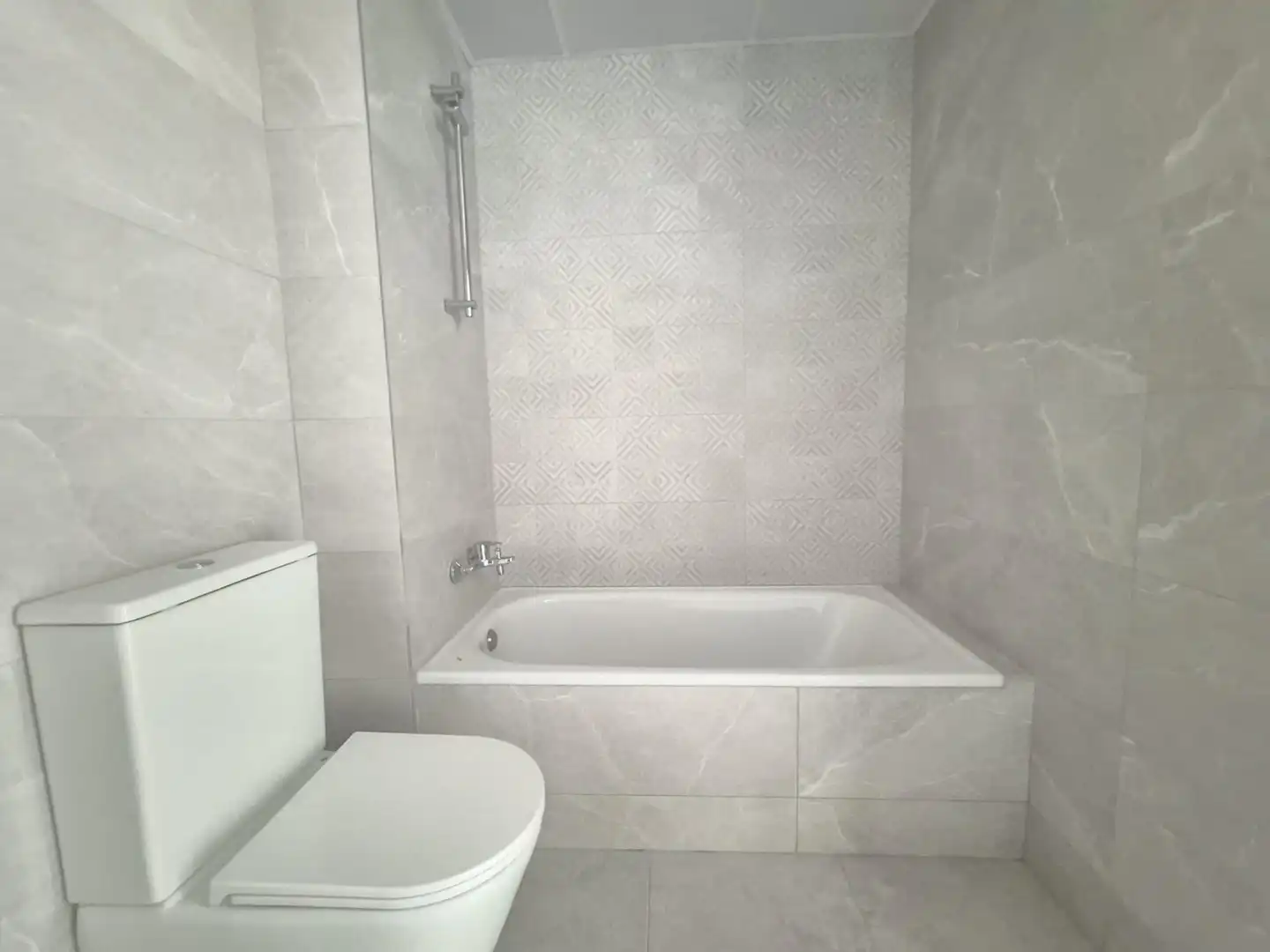 Badezimmer von Wohnung zum Verkauf in Tomares mit Terrasse