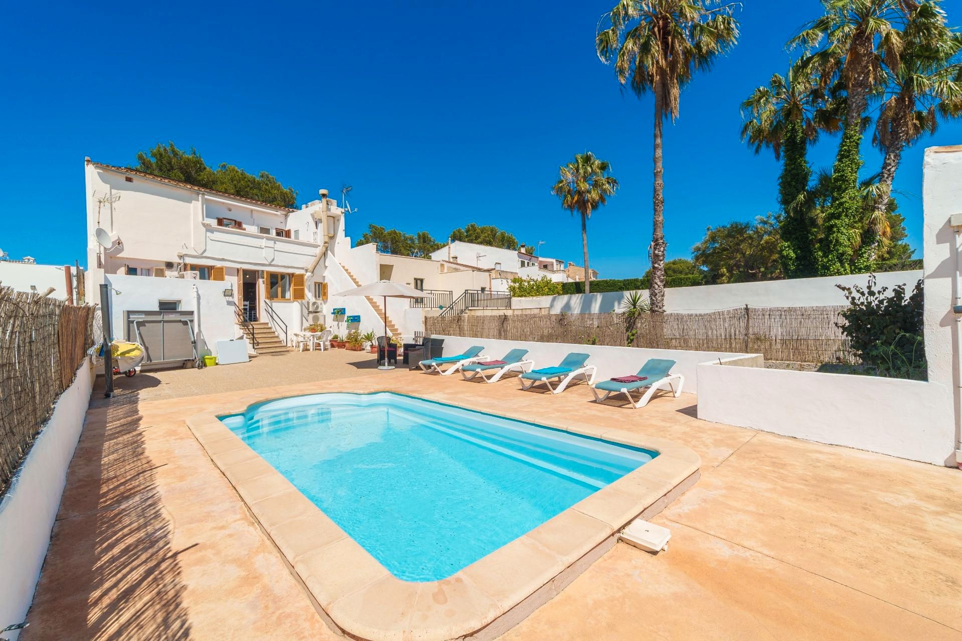 Vista exterior de Casa o xalet en venda en Alcúdia amb Aire condicionat, Calefacció i Terrassa