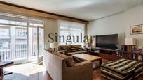 Living room of Flat for sale in  Barcelona Capital  with Air Conditioner, Terrace and Balcony