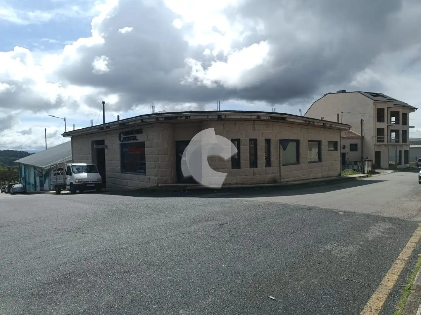 Nau industrial en venda a Maside