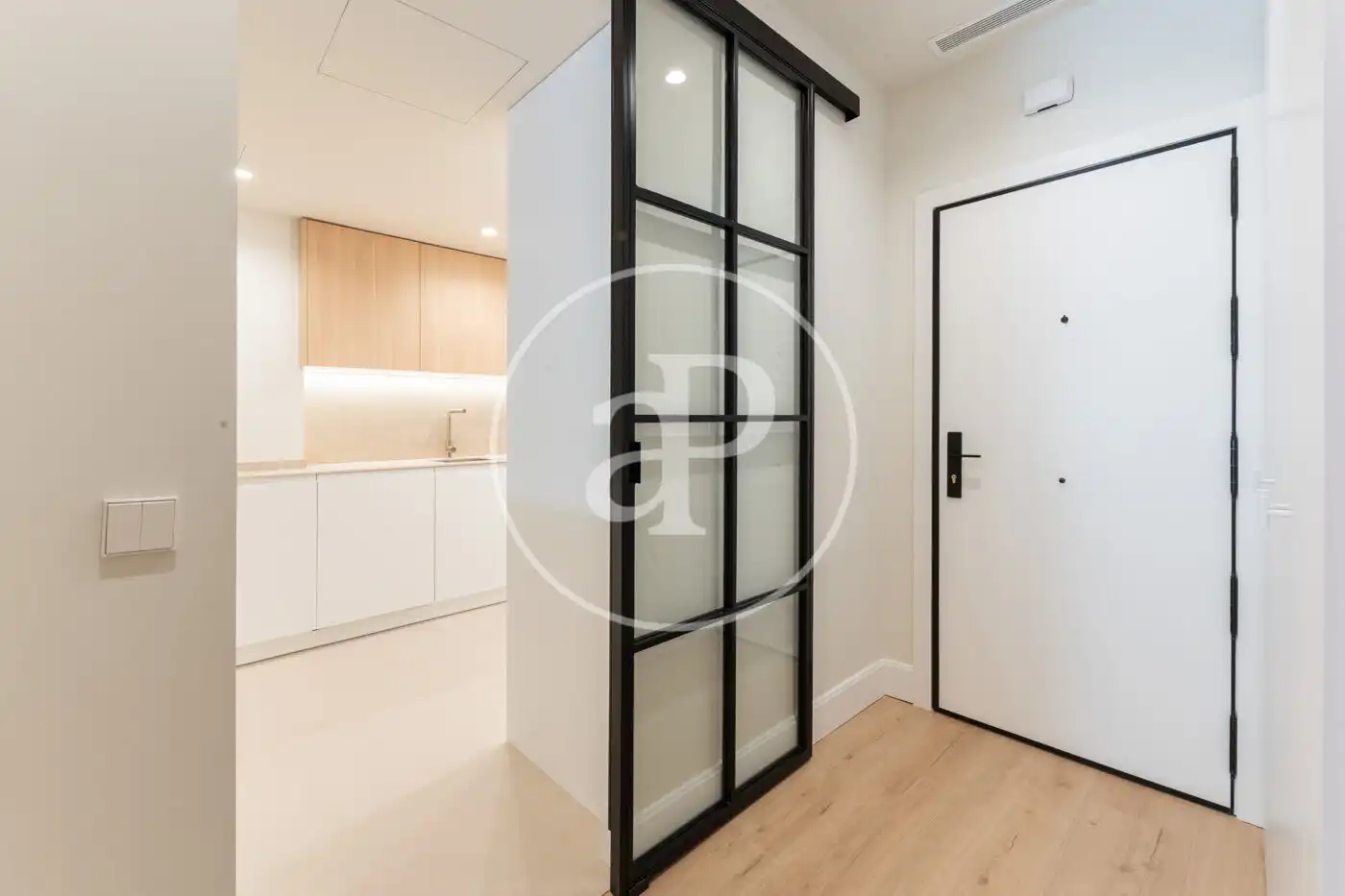 Wohnung zur Miete in Madrid mit Klimaanlage, Heizung und Privatgarten