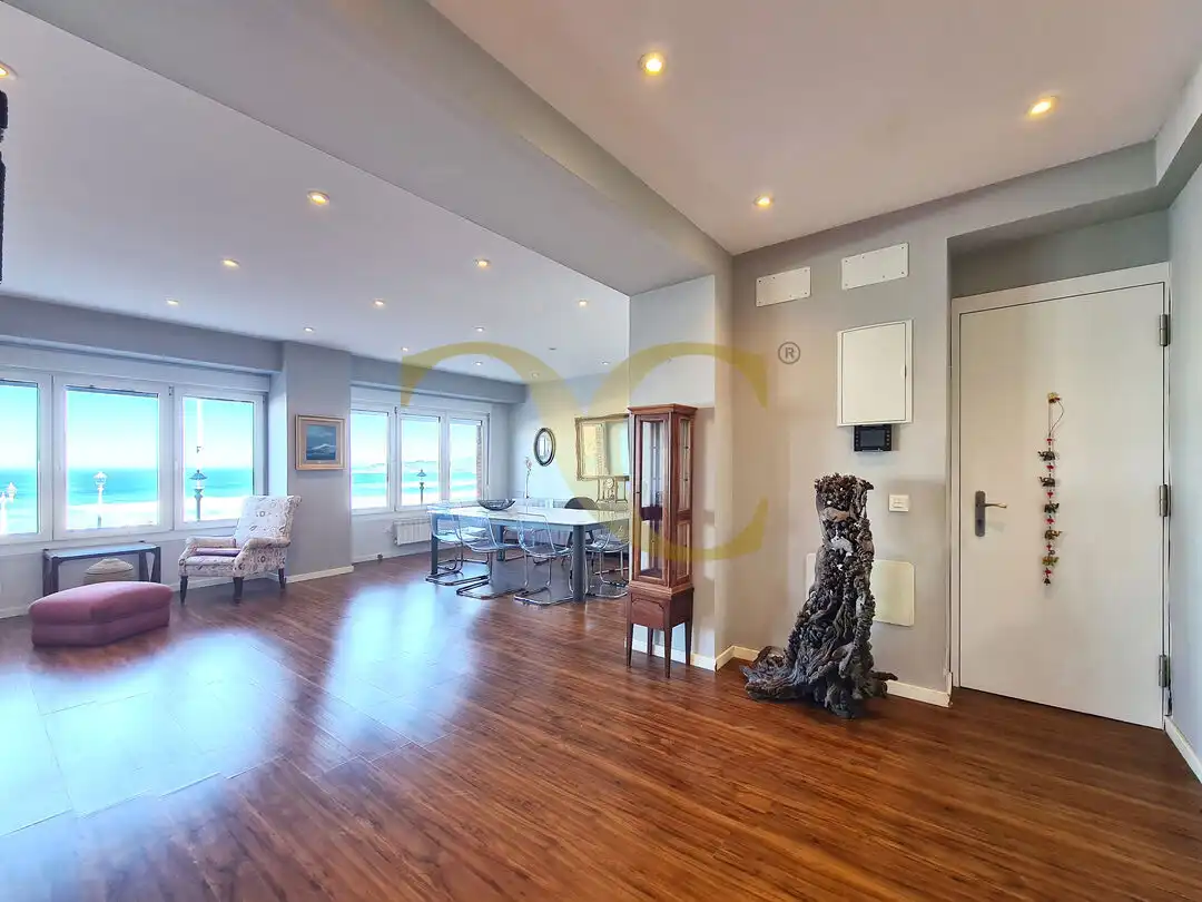 Piso con ascensor en venta en Paseo del Muro de San Lorenzo, imagen 2