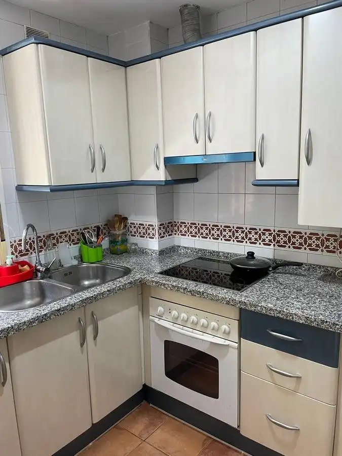 Cocina de Piso de alquiler en Granada con Aire acondicionado, Calefacción y Amueblado