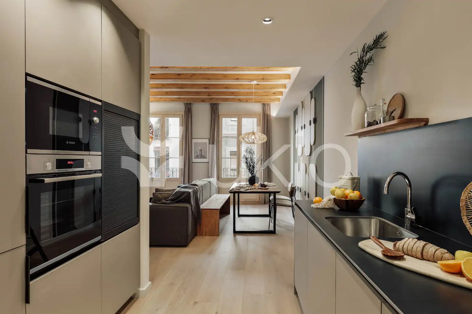 Cocina de Apartamento de alquiler en Barcelona con Aire acondicionado, Calefacción y Amueblado