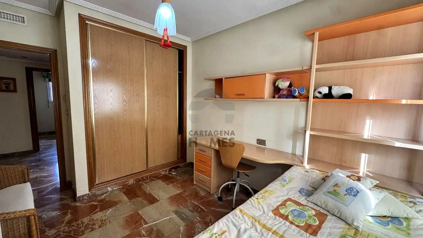 Habitación de Ático en venta en Cartagena con Aire acondicionado, Terraza y Amueblado