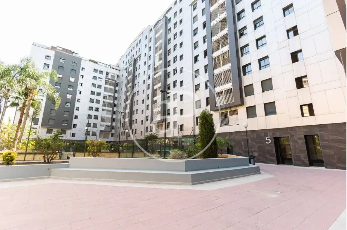 Vista exterior de Pis en venda en Valencia amb Aire condicionat, Calefacció i Jardí privat