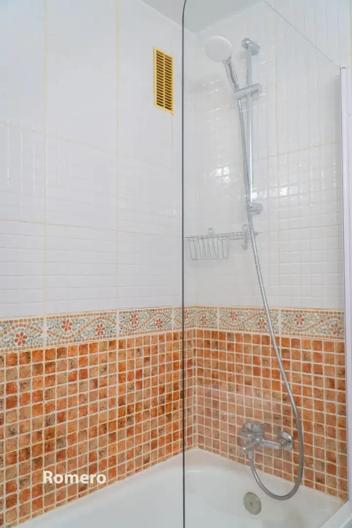 Bathroom of Flat for rent in Málaga  with Air Conditioner, Terrace and Furnished