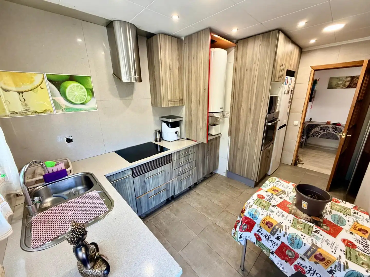 Cocina de Piso en venta en Malgrat de Mar con Parquet, Trastero y Balcón