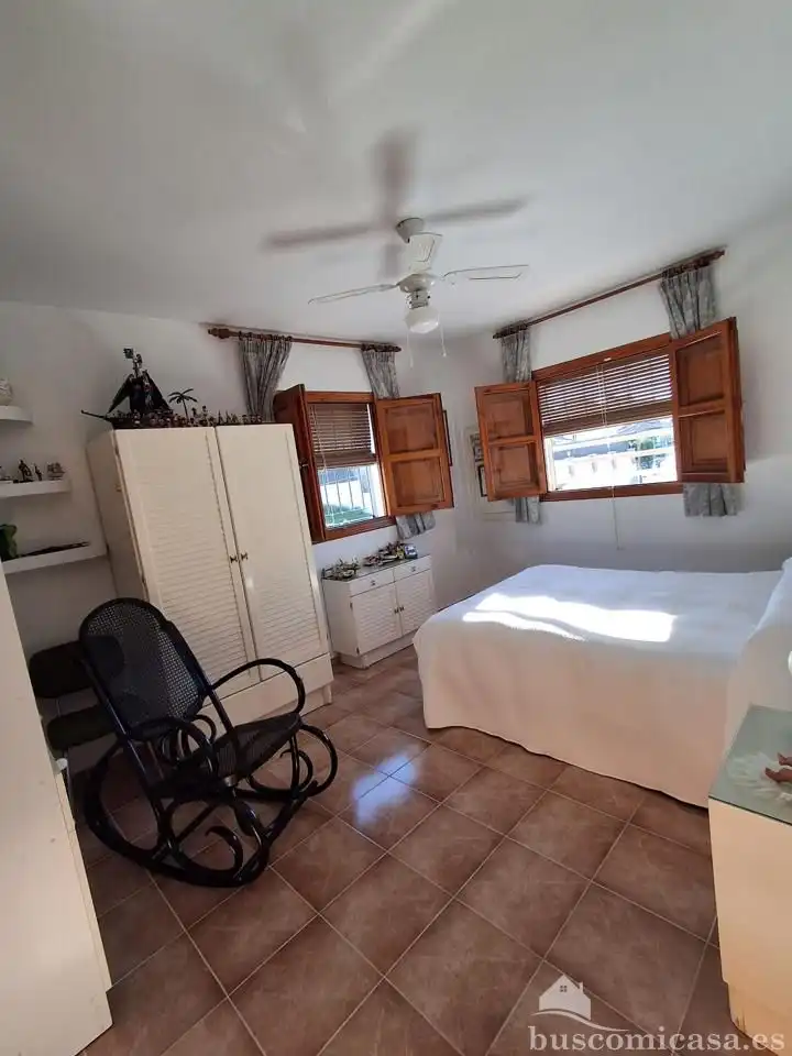 Dormitori de Casa o xalet en venda en Loja amb Aire condicionat, Jardí privat i Terrassa