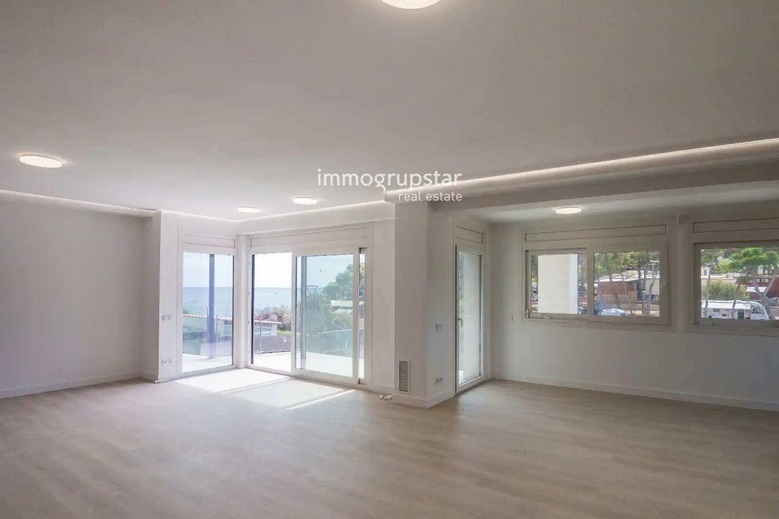 Sala d'estar de Casa o xalet en venda en Palamós amb Aire condicionat, Calefacció i Terrassa