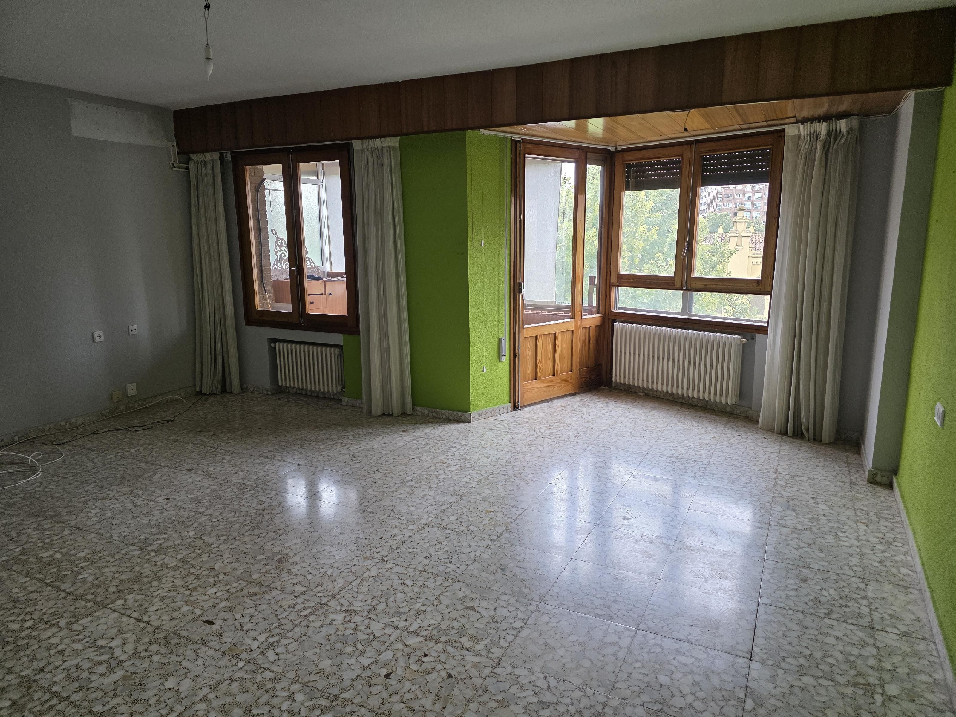 Sala de estar de Apartamento en venta en  Albacete Capital con Calefacción y Balcón
