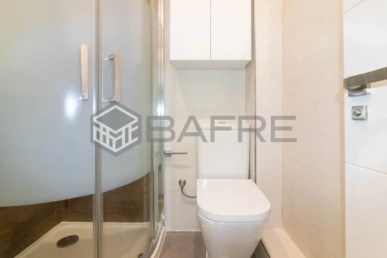 Badezimmer von Wohnung zum Verkauf in Madrid mit Klimaanlage und Heizung