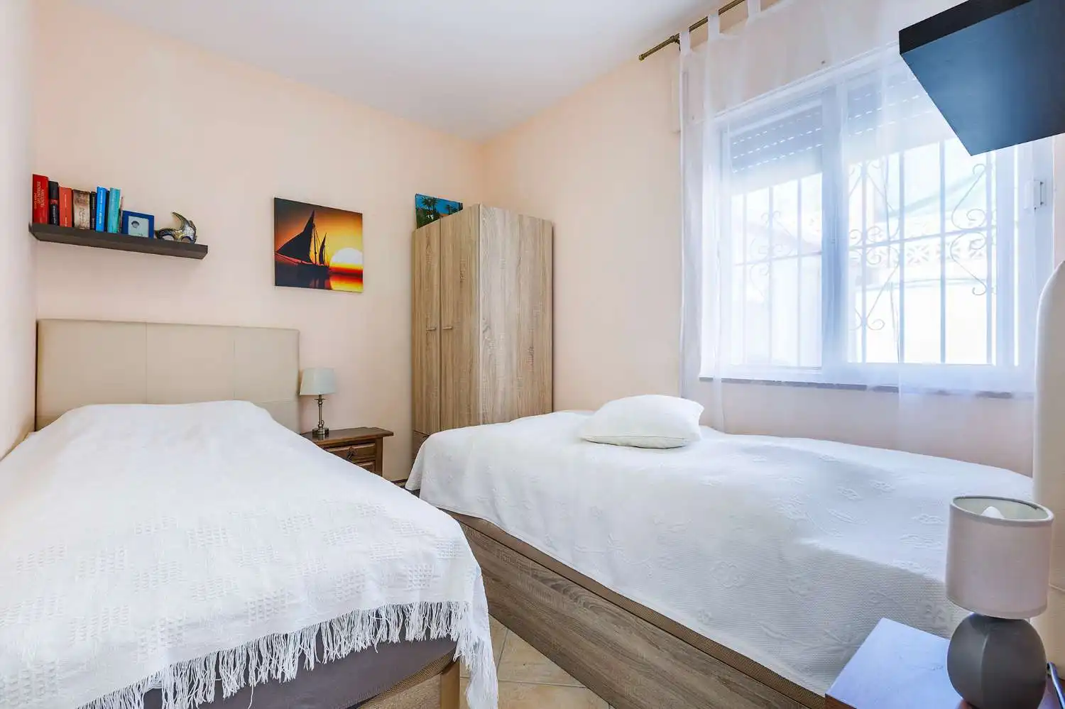 Dormitori de Casa o xalet en venda en Vélez-Málaga amb Aire condicionat, Traster i Internet