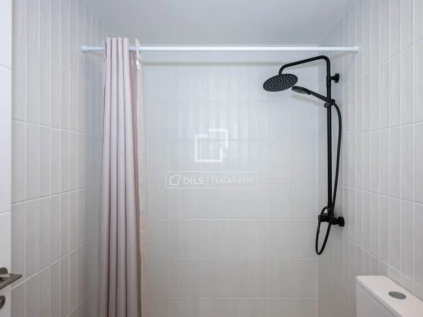 Badezimmer von Wohnung zur Miete in San Sebastián de los Reyes mit Klimaanlage, Heizung und Schwimmbad