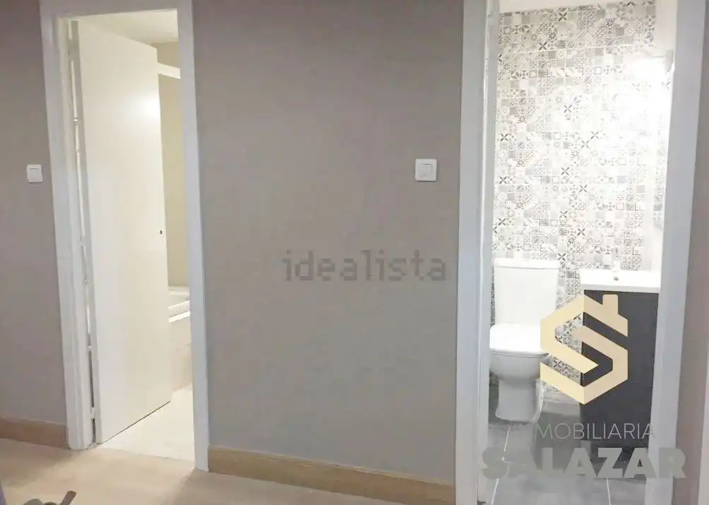 Bedroom of Flat for rent in Bilbao   with Heating and Balcony