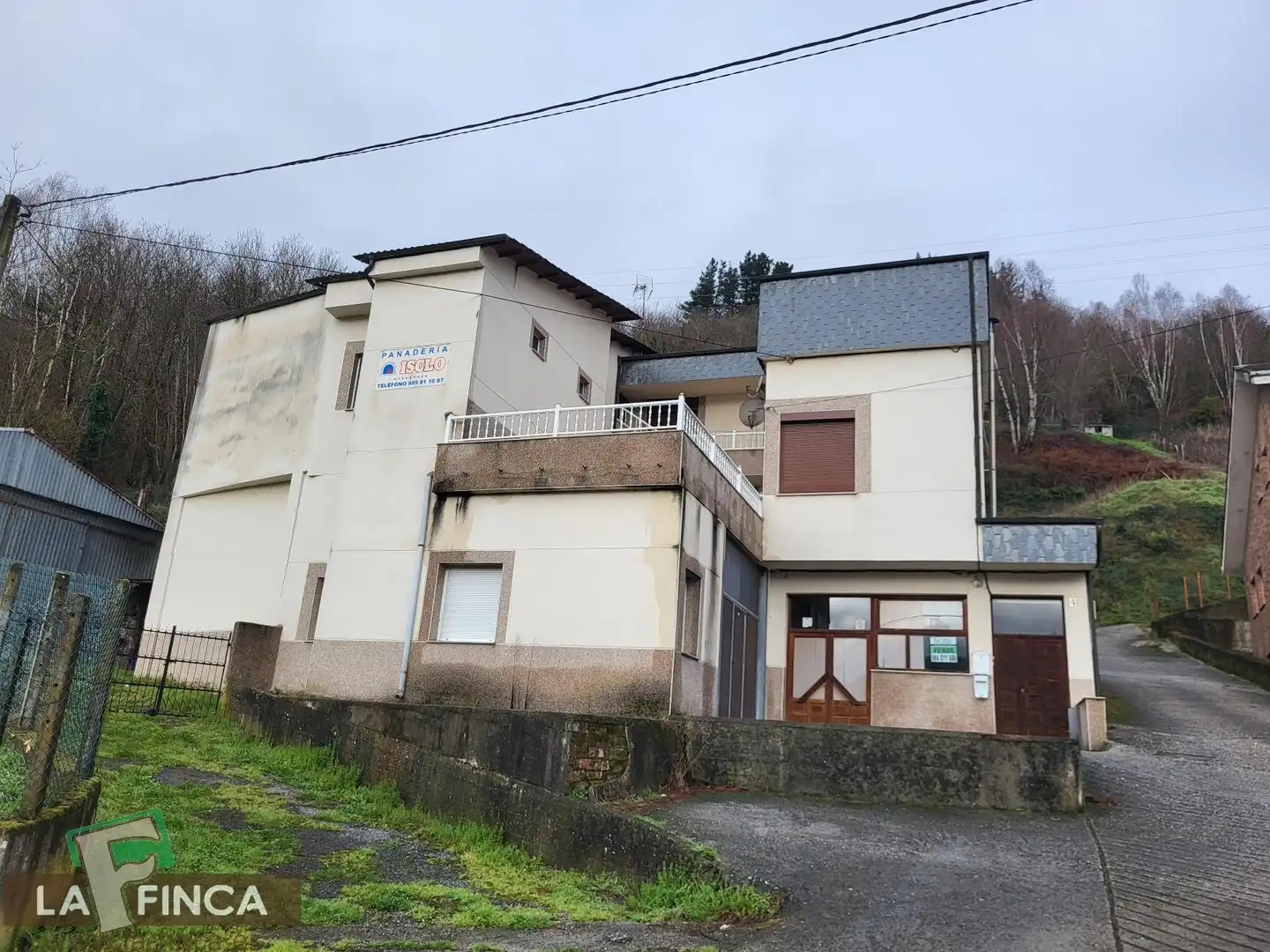 Vista exterior de Casa o chalet en venta en Cangas del Narcea con Calefacción, Terraza y Trastero