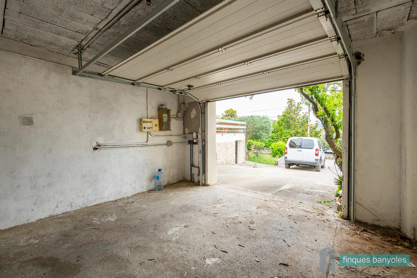 Parking de Casa o chalet en venta en Banyoles con Aire acondicionado, Calefacción y Jardín privado