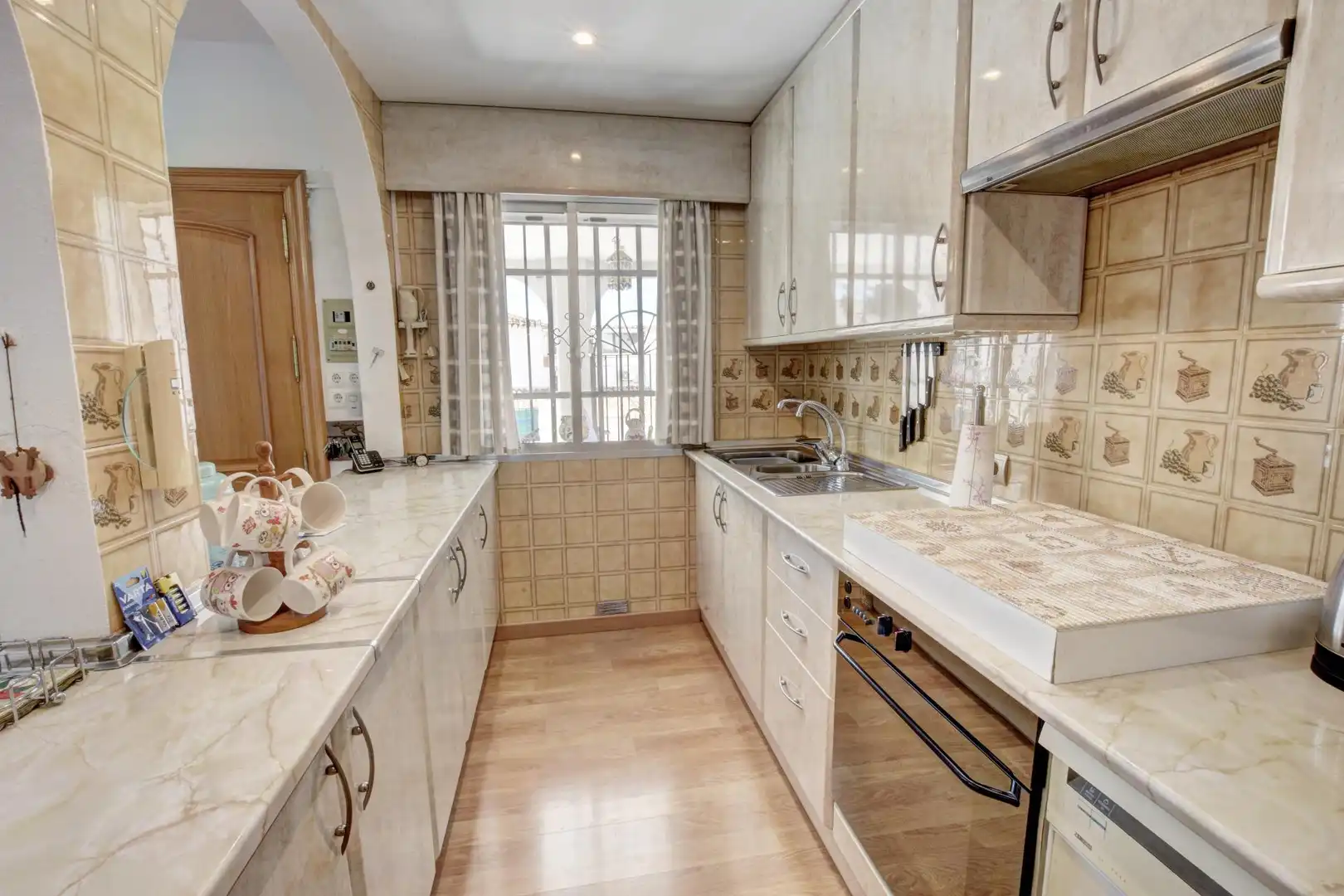 Casa aparellada amb terrassa en venda a ILUSION DE LA, imagen 8