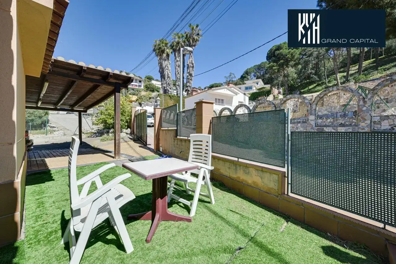 Casa con terrazza in vendita a Carrer Carrer Xaloc, imagen 3