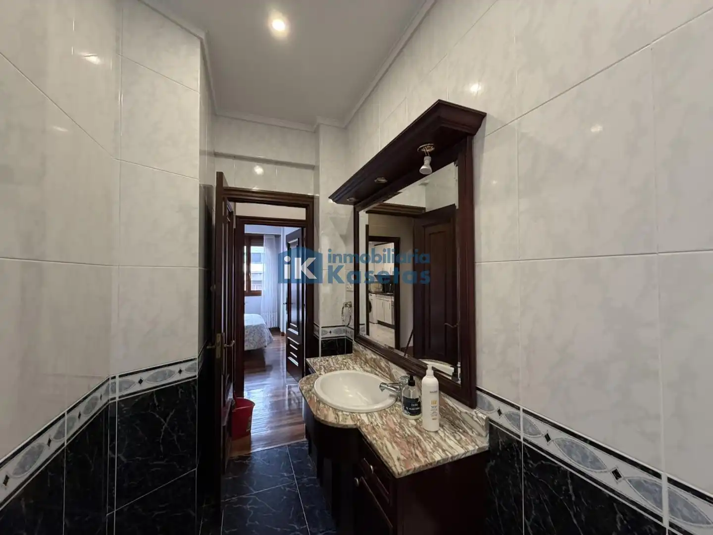 Baño de Piso en venta en Basauri  con Calefacción