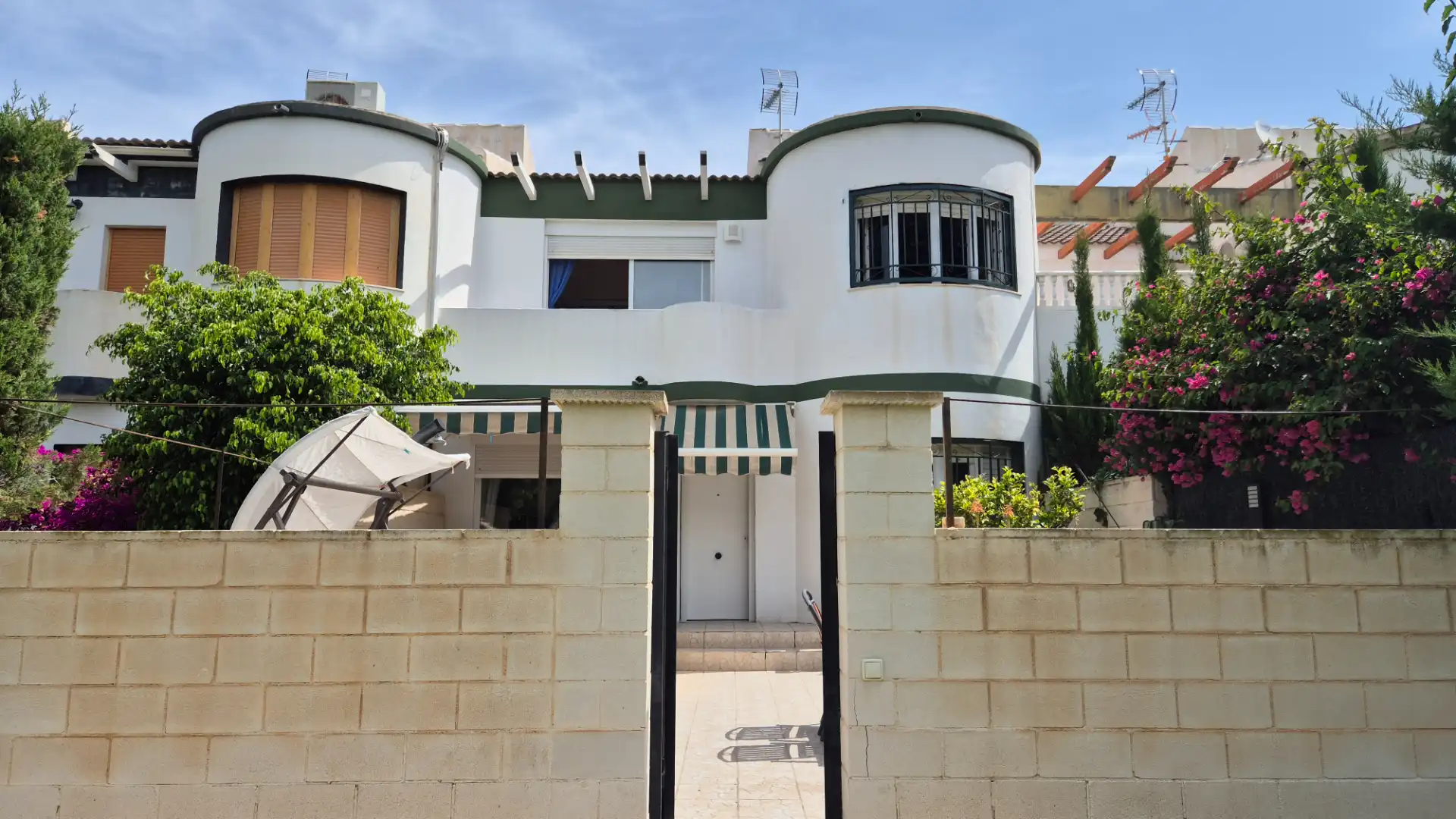 Exterior view of Detached homes for sale in Elche / Elx  with Air Conditioner, Heating and Terrace