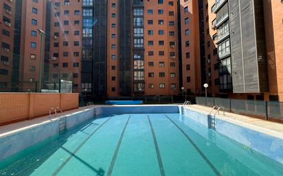 Swimming pool of Flat for sale in  Madrid Capital  with Air Conditioner, Heating and Storage room