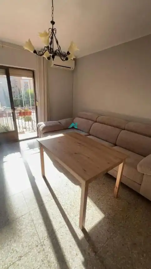 Sala d'estar de Pis per a compartir en Jaén amb Aire condicionat, Moblat i Balcó