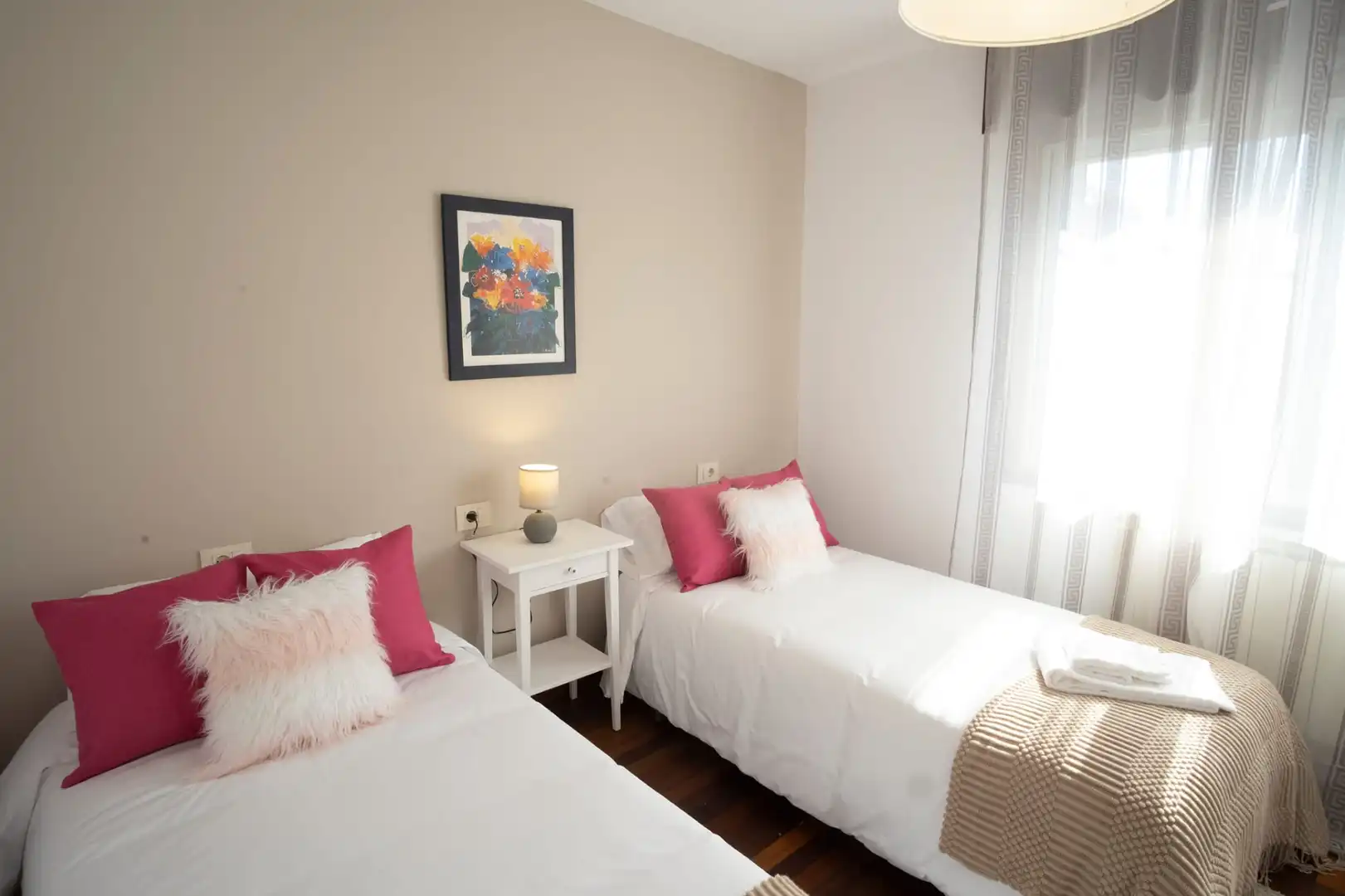 Dormitori de Casa o xalet en venda en Vigo  amb Calefacció, Jardí privat i Parquet