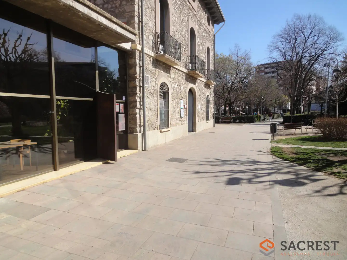 Locale commerciale in affitto a Carrer de Sant Jordi