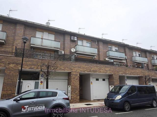 Casa adosada en Venta en Del Pago en Murchante