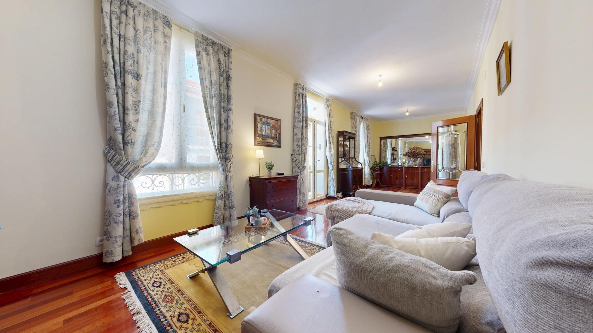 Living room of Flat for sale in Bilbao   with Heating