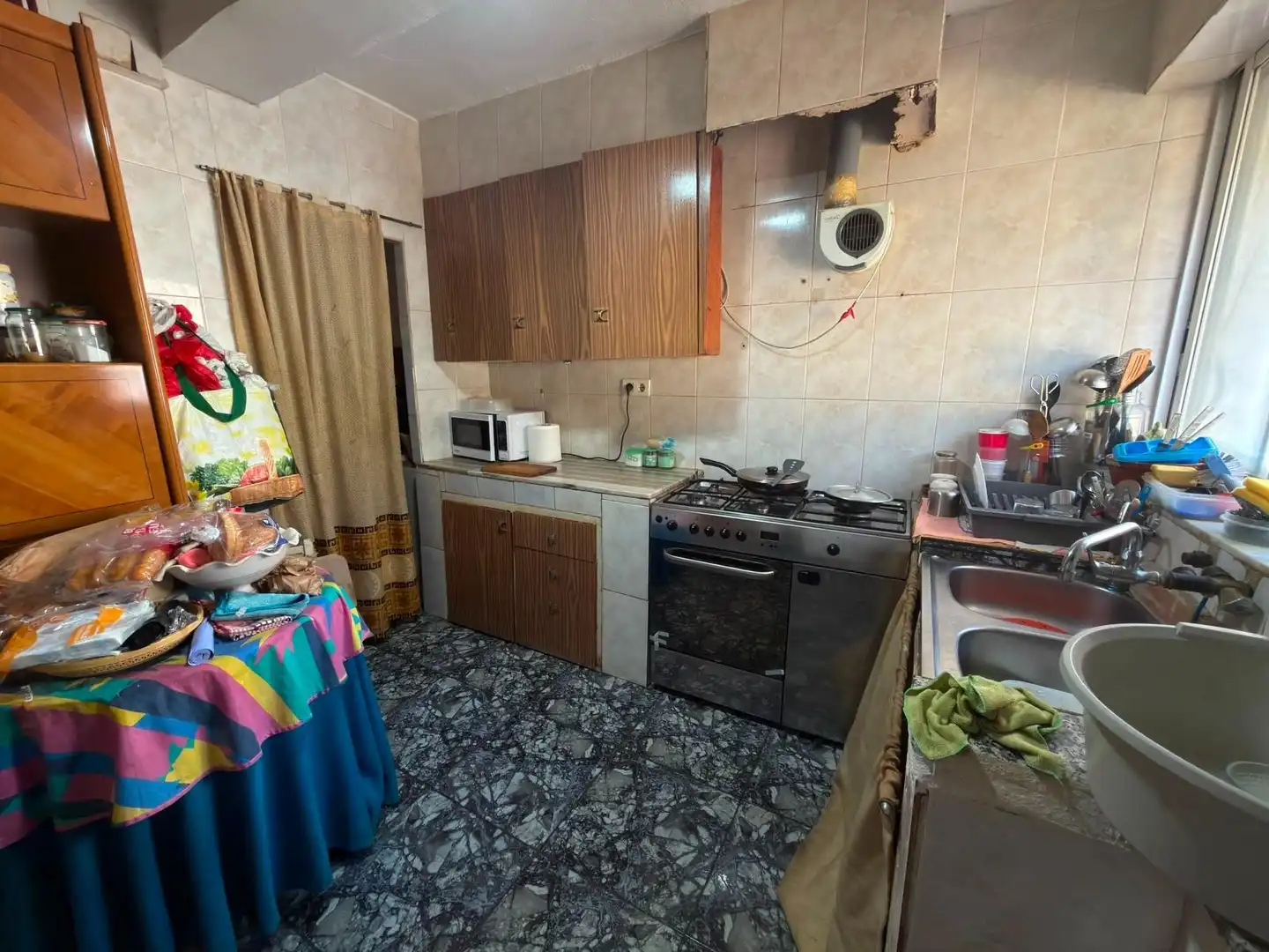 Cocina de Casa adosada en venta en Alicante / Alacant con Aire acondicionado, Calefacción y Jardín privado