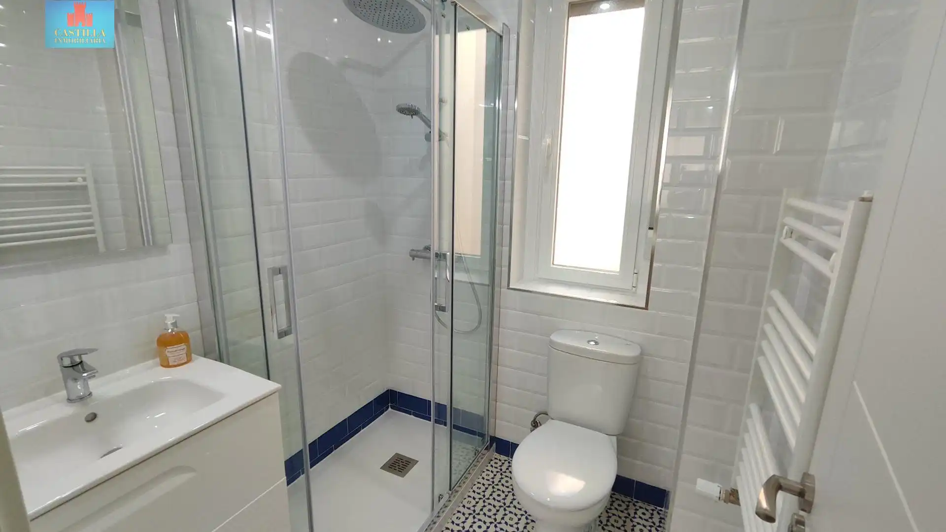 Baño de Piso en venta en Ávila con Calefacción, Jardín privado y Terraza