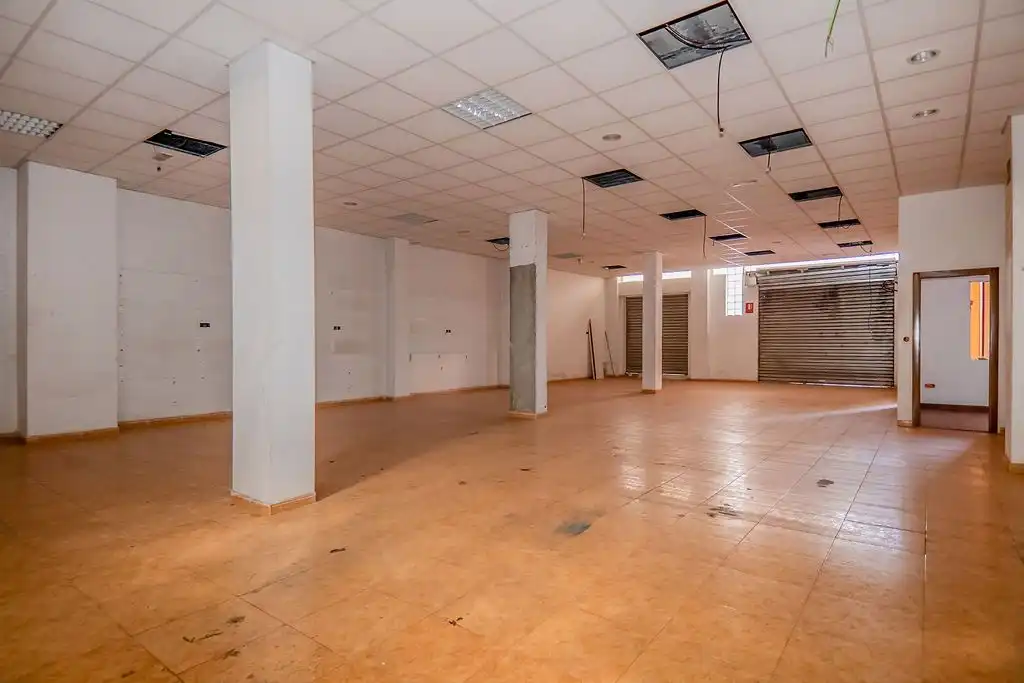 Commercial properties for sale in Calle Gallego, Puente Tocinos