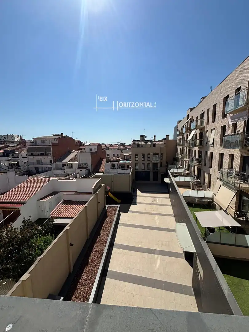 Vista exterior de Dúplex de lloguer en Sabadell amb Aire condicionat, Calefacció i Moblat