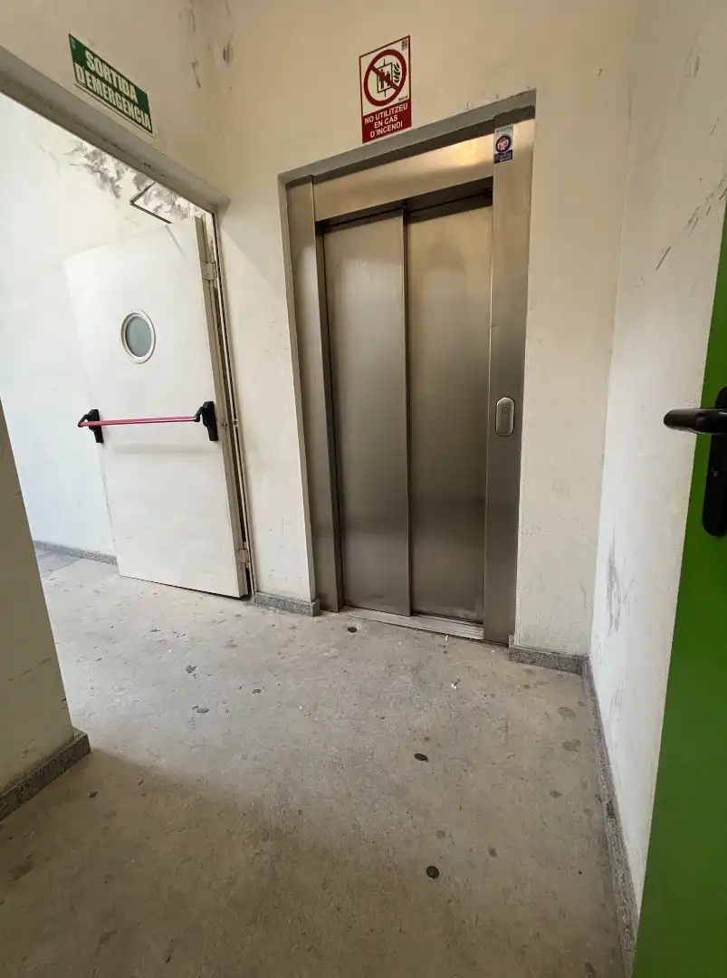 Garage zum Verkauf in Carrer Can Masachs, 18, Zona Industrial