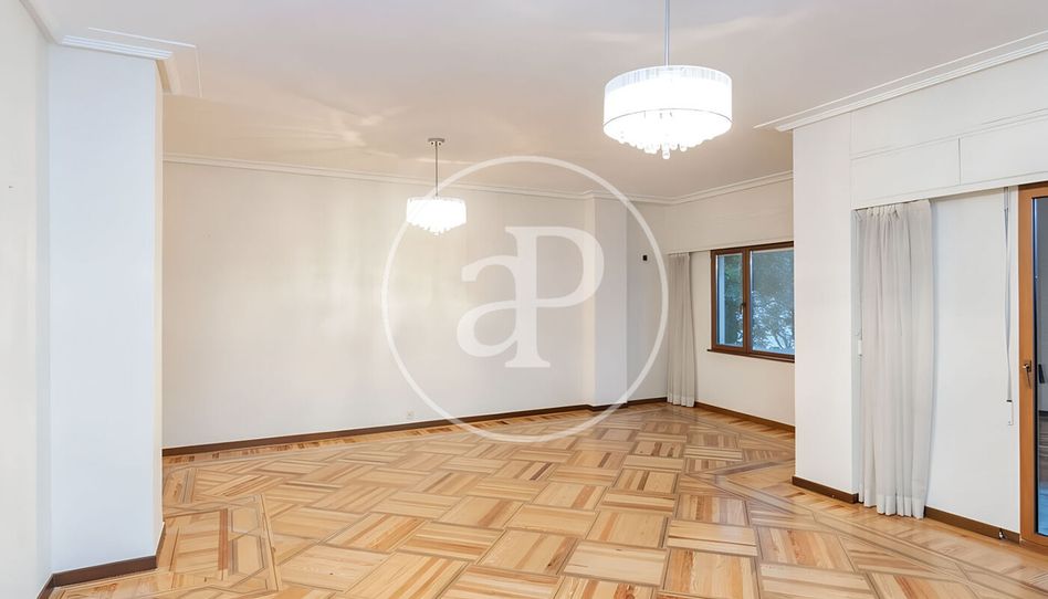 Piso de alquiler en Casado del Alisal, Jerónimos - Imagen 3