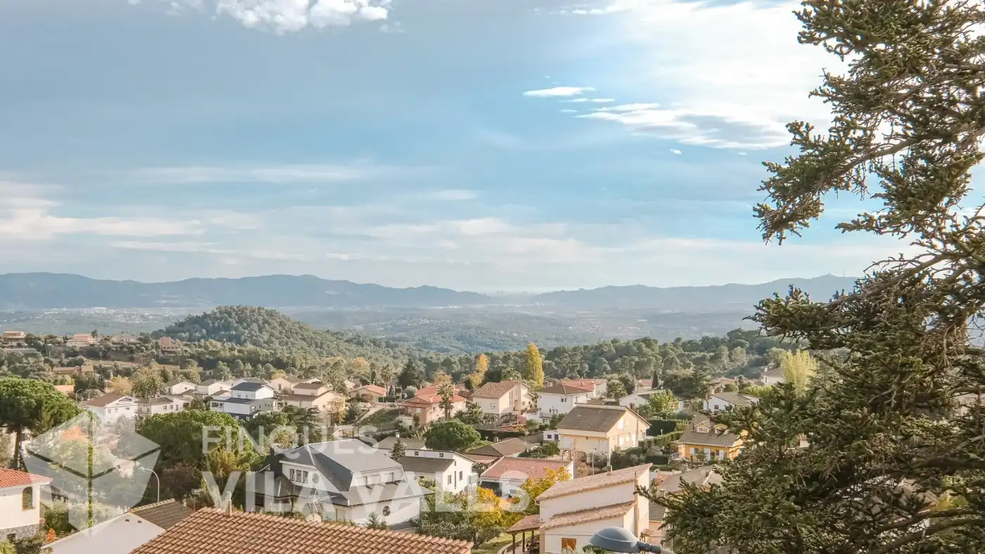 Vista exterior de Casa o xalet en venda en Caldes de Montbui amb Calefacció, Jardí privat i Terrassa