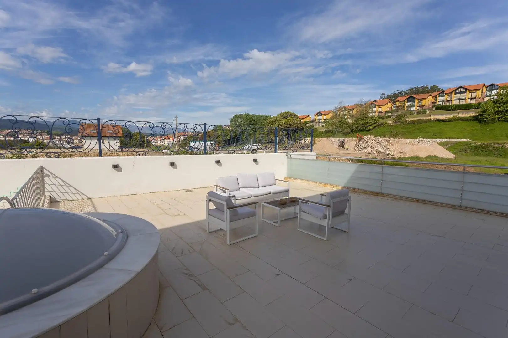 Terraza de Piso en venta en San Vicente de la Barquera con Calefacción, Terraza y Piscina comunitaria