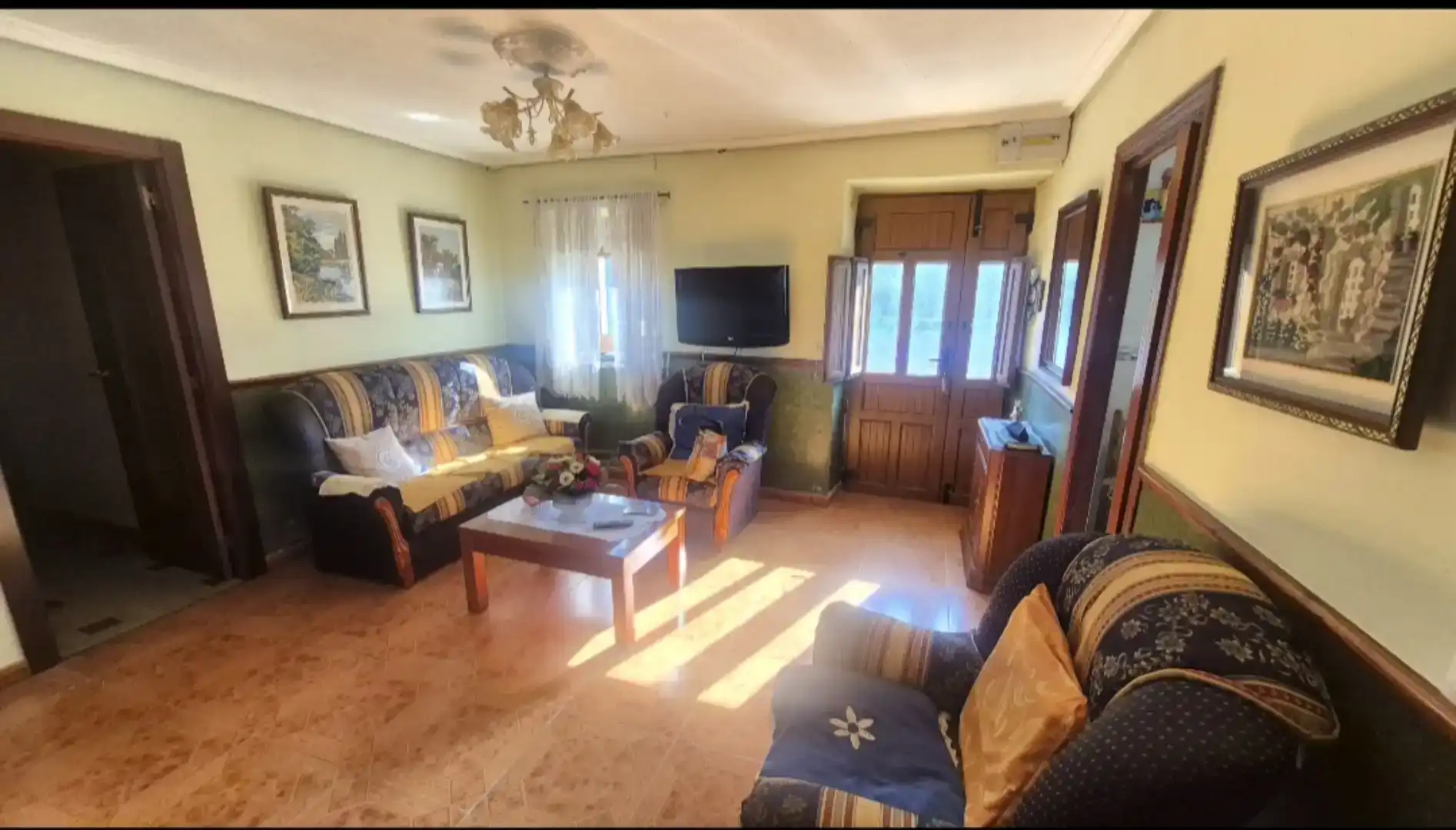 Sala d'estar de Casa o xalet en venda en Marina de Cudeyo